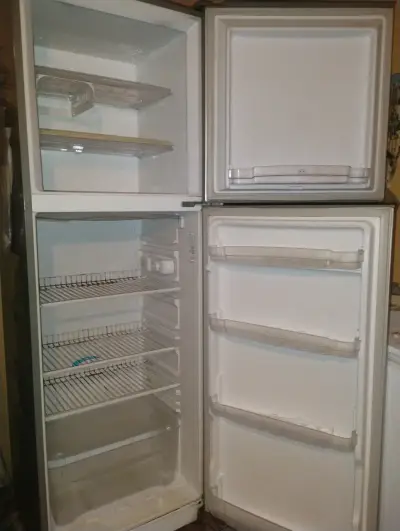 Refrigerador Mademsa de dos puertas - miniatura 2