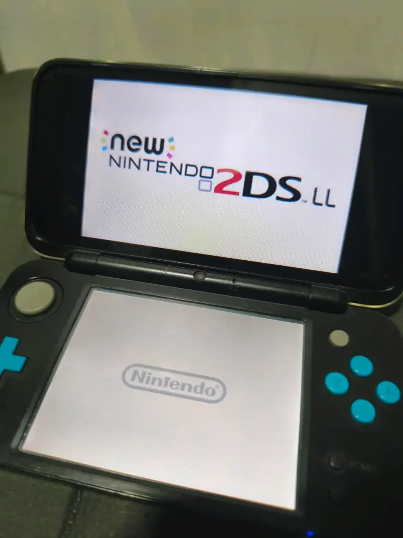 Consola New Nintendo 2DS LL en buen estado - 1