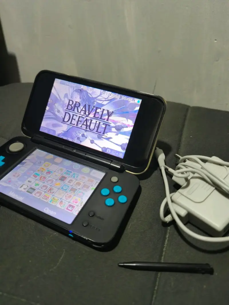 Consola New Nintendo 2DS LL en buen estado - 4