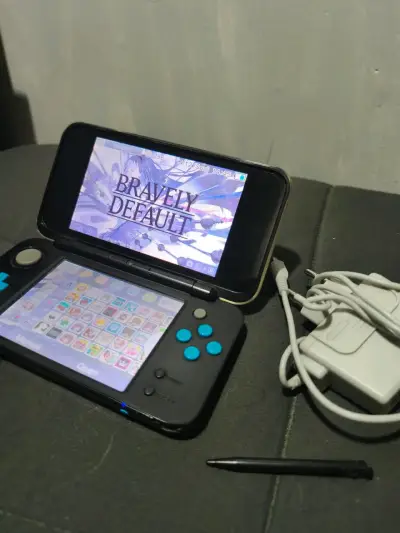 Consola New Nintendo 2DS LL en buen estado - miniatura 4