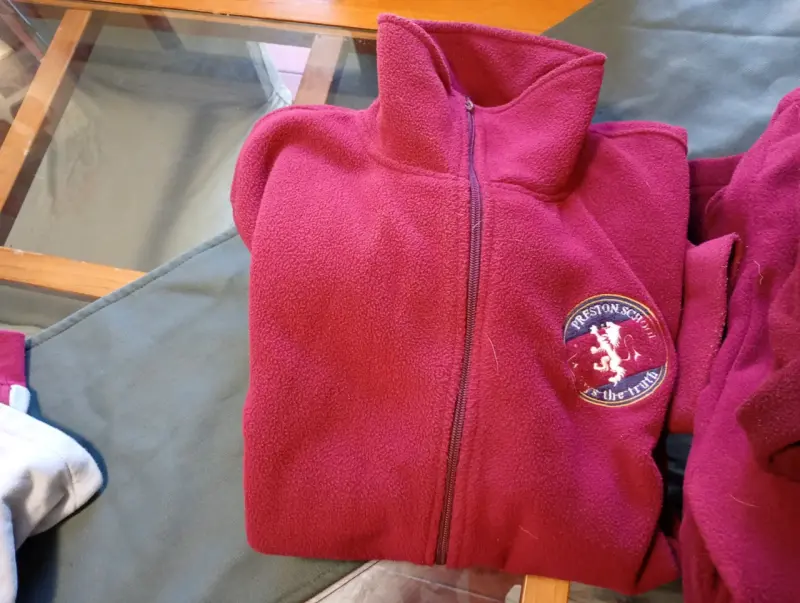 polerones polar y poleras colegio Preston - 1