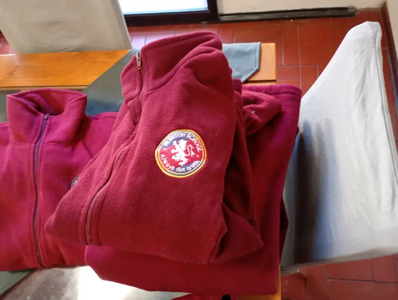 polerones polar y poleras colegio Preston - 2