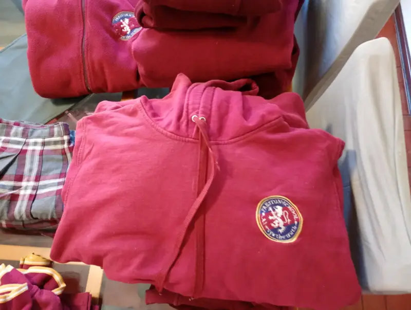 polerones polar y poleras colegio Preston - 3