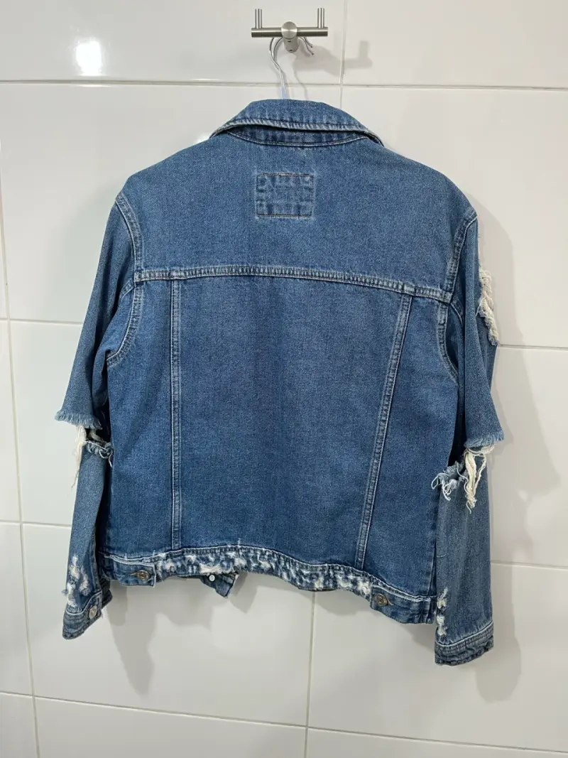 Chaqueta de mezclilla Forever 21 desgastada - 2
