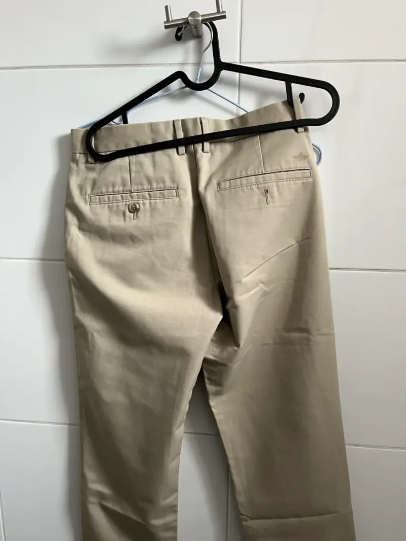 Pantalones Dockers beige para hombre - 2