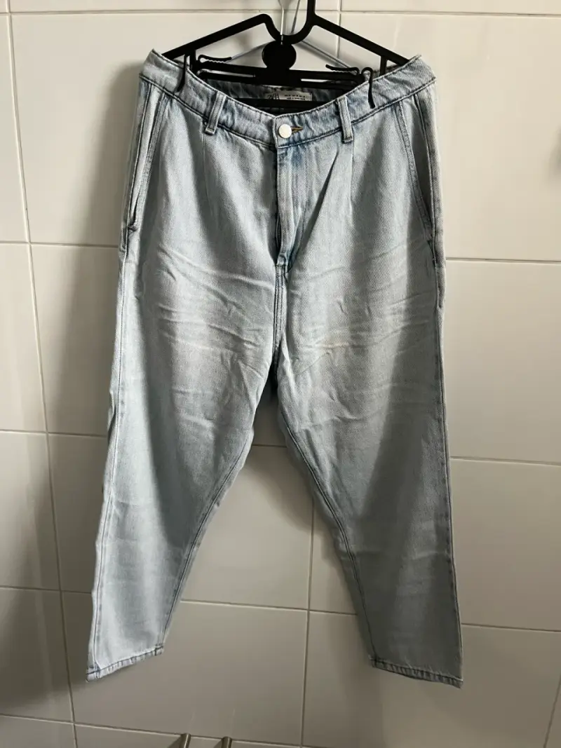 Jeans de mezclilla azul claro para hombre - 1