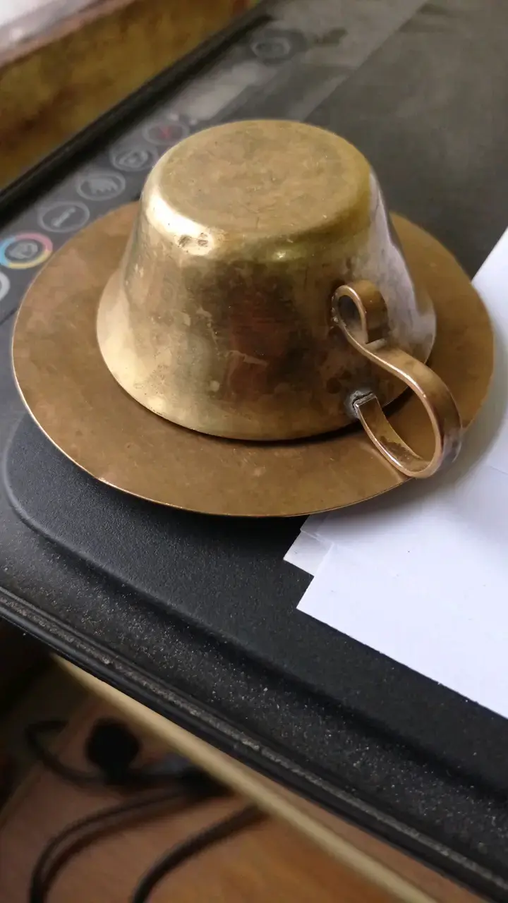 Taza de bronce vintage con plato - 2