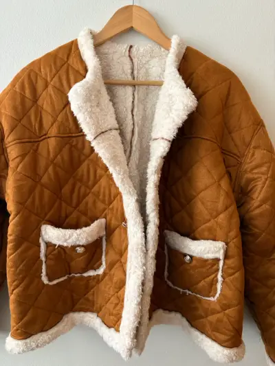 Chaqueta acolchada marrón con forro de lana - miniatura 2