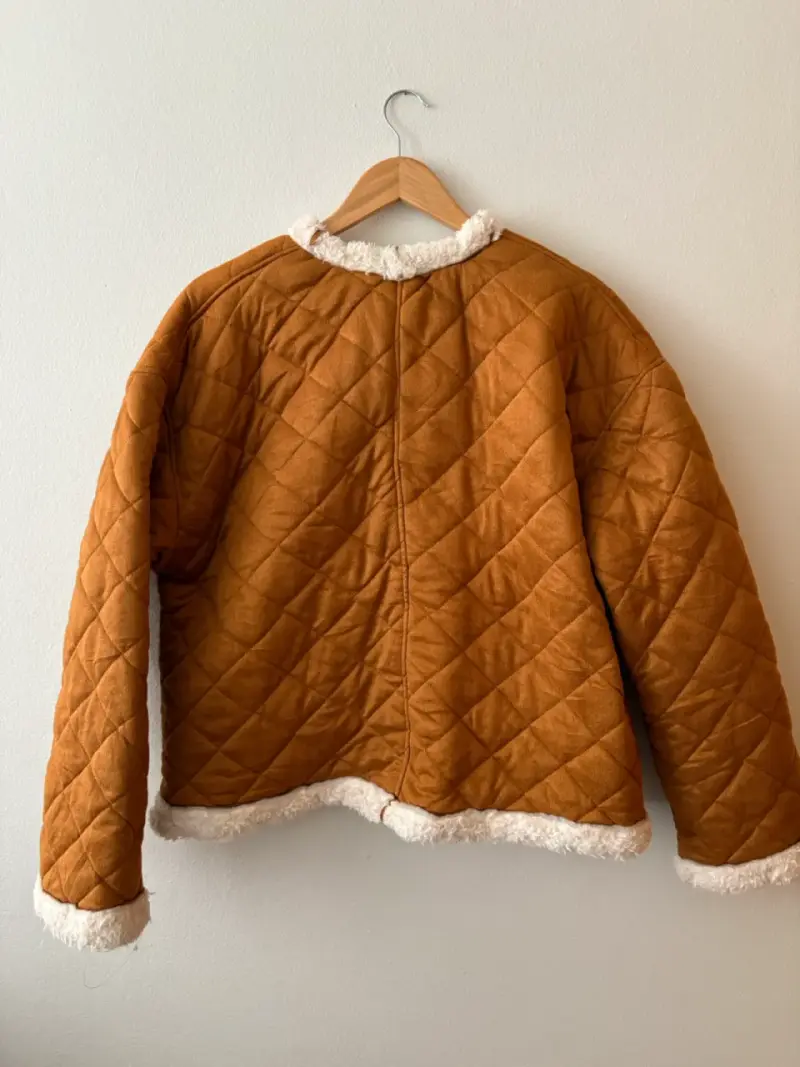 Chaqueta acolchada marrón con forro de lana - 5