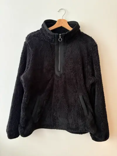 Polar negro con cierre medio para invierno - miniatura 1