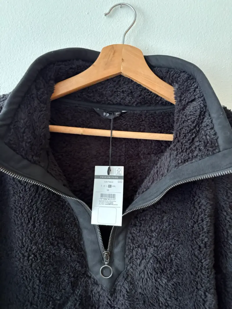 Polar negro con cierre medio para invierno - 4