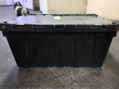 Caja de almacenamiento plástica negra resistente - miniatura 1