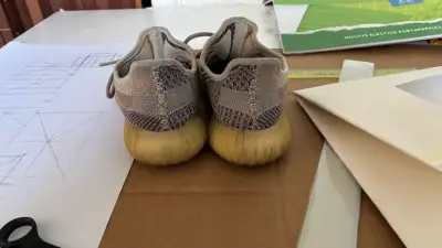 Zapatillas adidas Yeezy Boost 350 V2 - miniatura 2