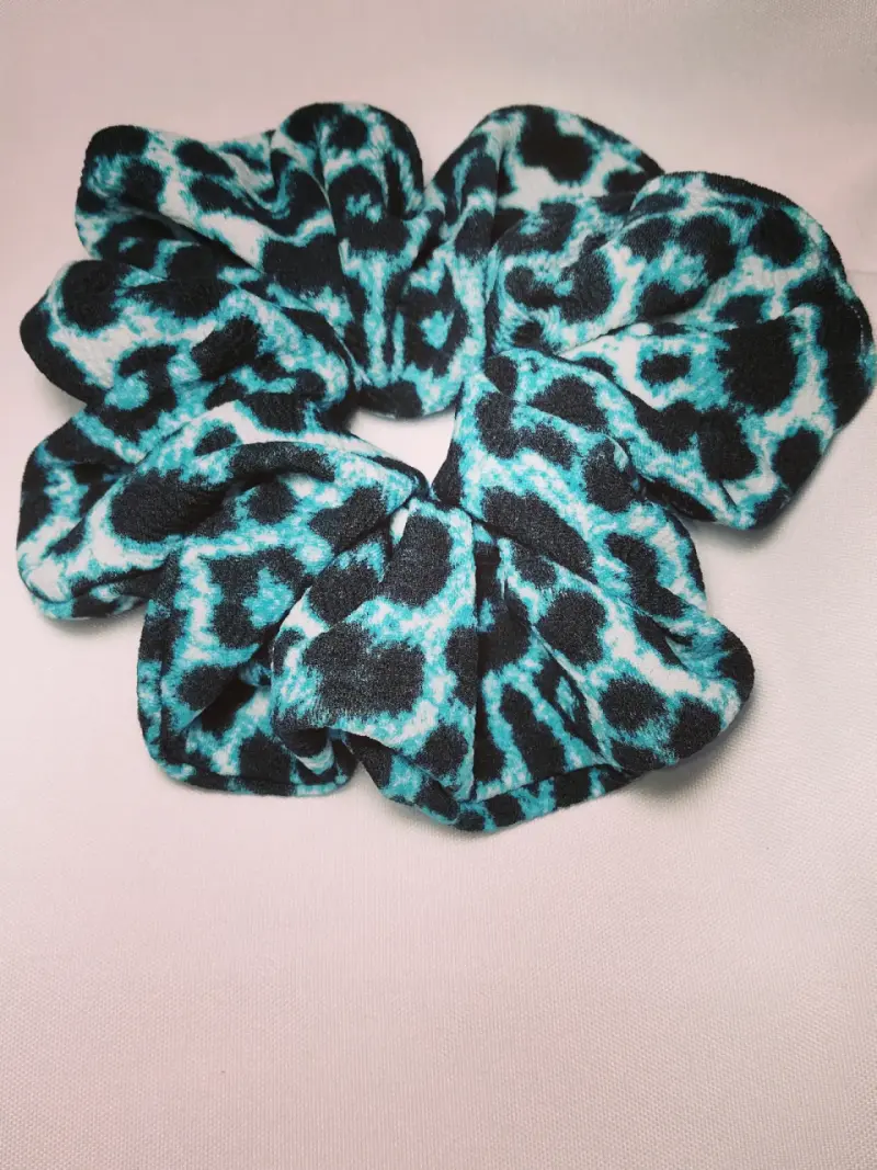 Colección de scrunchies estampados florales - 3