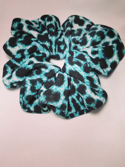 Colección de scrunchies estampados florales - miniatura 3