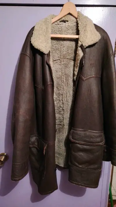 Chaqueta de cuero marrón con forro de lana - miniatura 1