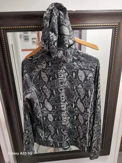 Chaqueta con estampado de serpiente marca Everlast - miniatura 2