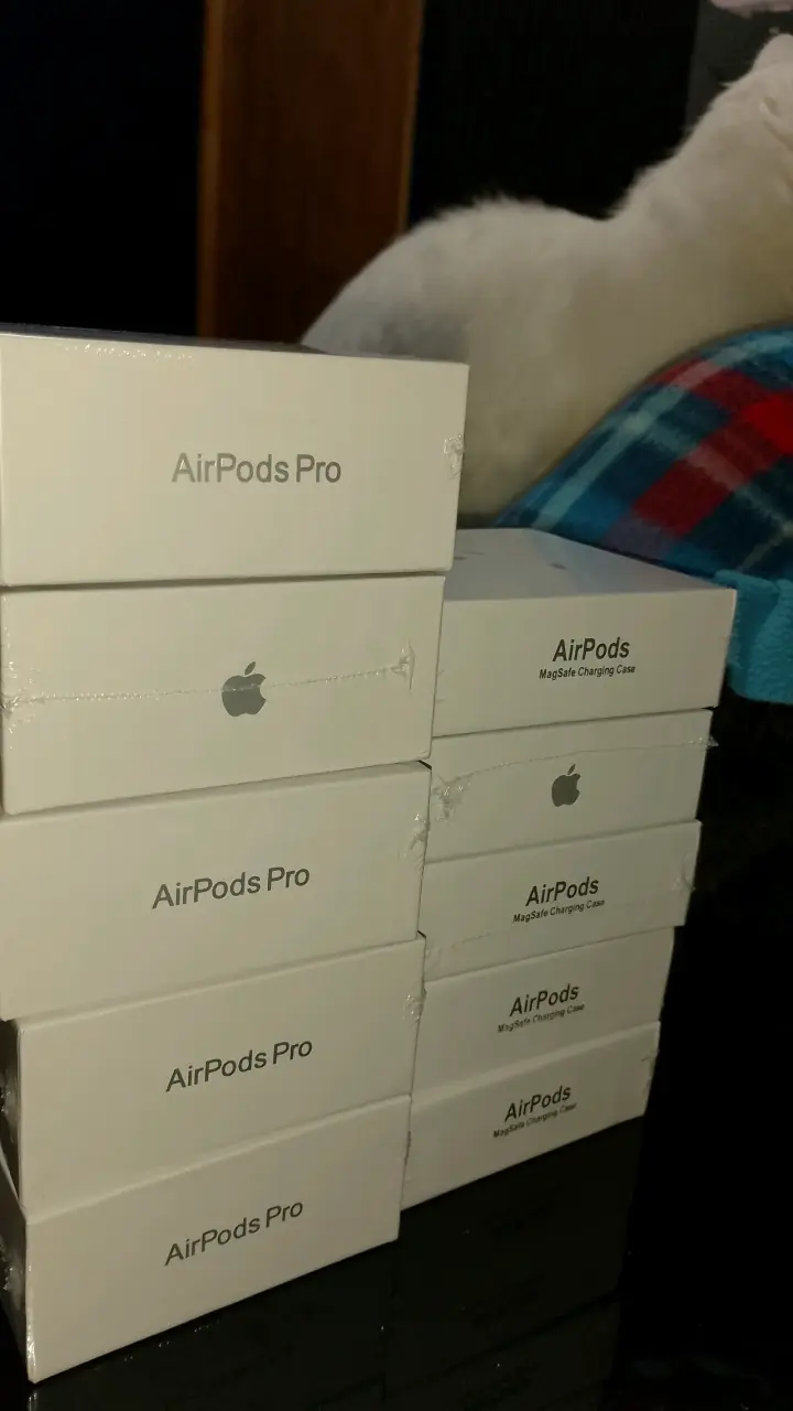 AirPods Pro con estuche MagSafe nuevos - 1