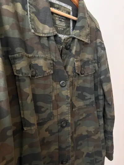 Chaqueta camuflada American Eagle - miniatura 3