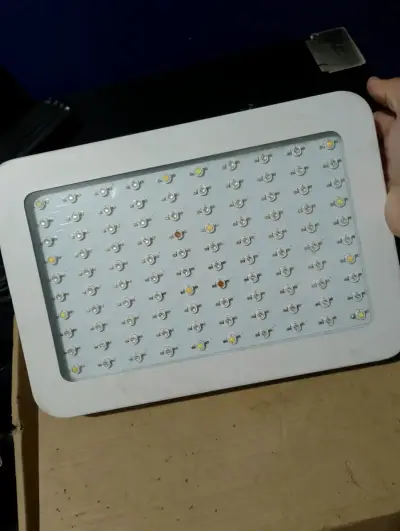 Luz LED de cultivo para plantas - miniatura 2