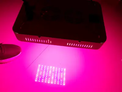 Luz LED de cultivo para plantas - miniatura 4