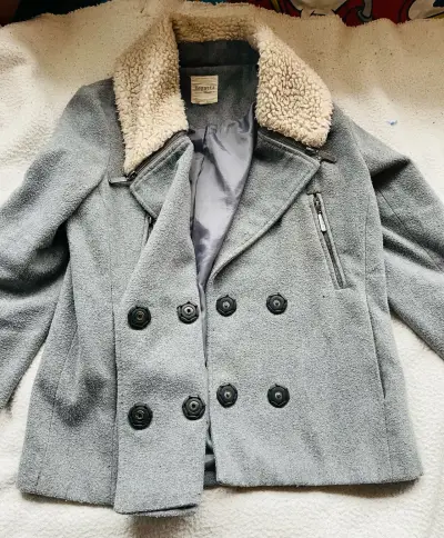Abrigo gris con cuello de lana Regatta - miniatura 1