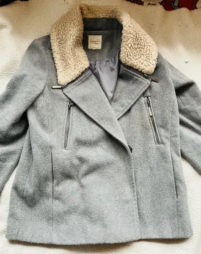 Abrigo gris con cuello de lana Regatta - miniatura 3