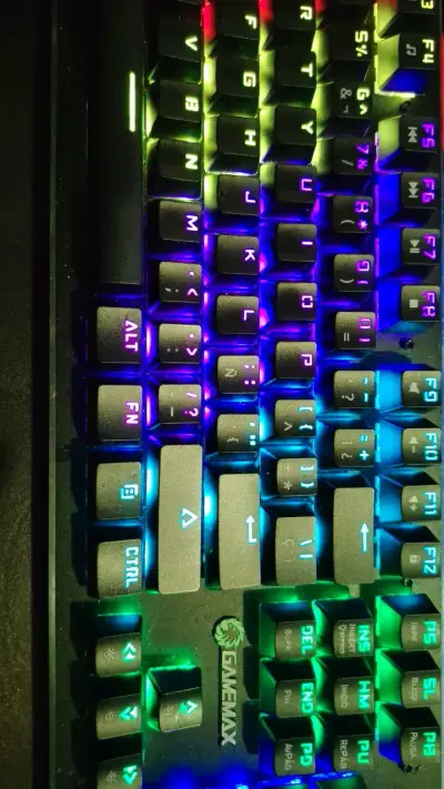 Teclado mecánico retroiluminado RGB - miniatura 2