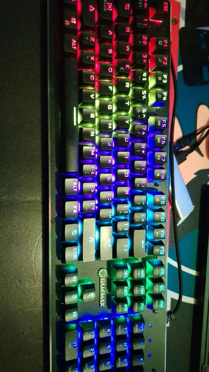 Teclado mecánico retroiluminado RGB - 4
