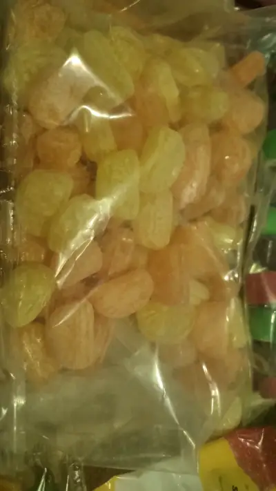 Variedad de confites y dulces surtidos - miniatura 9