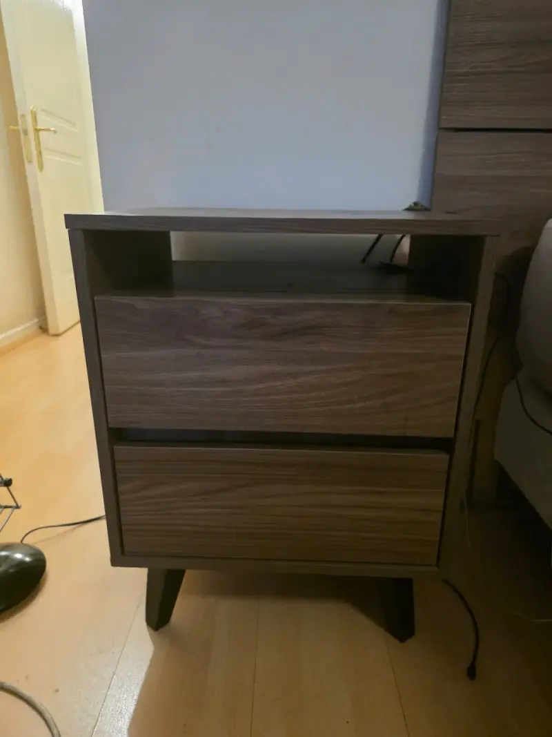 Cama matrimonial con cabecera de madera - 2