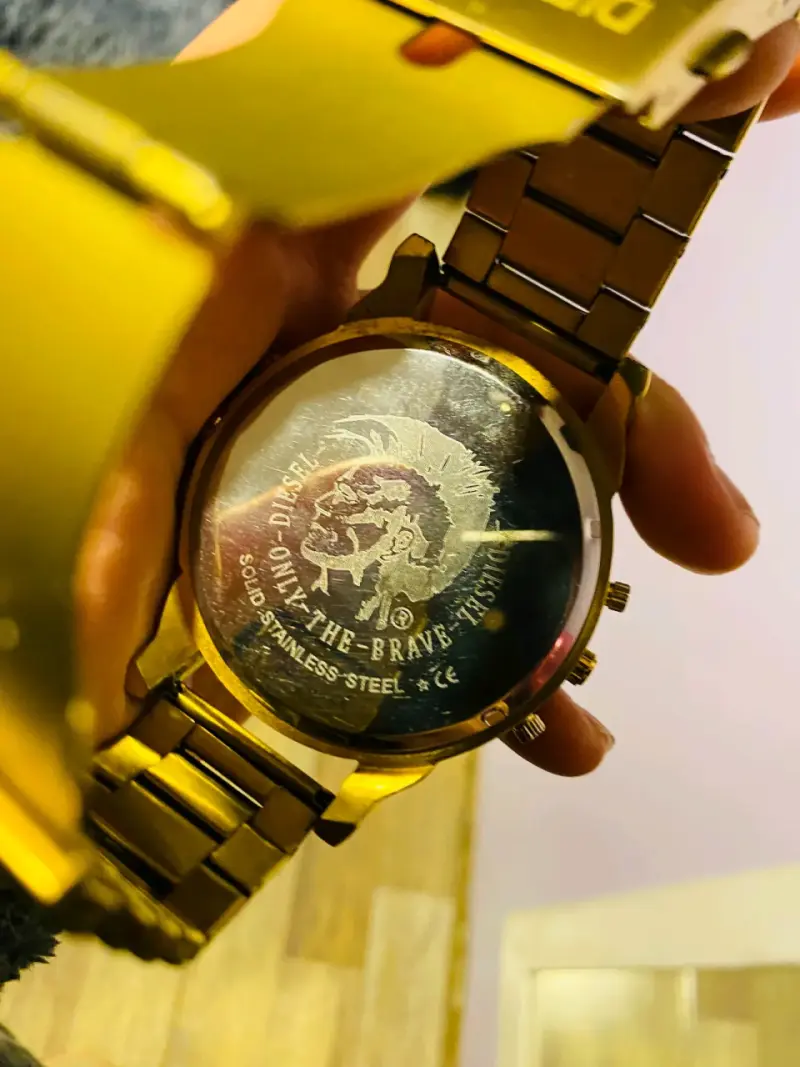 Reloj Diesel dorado de acero inoxidable - 1