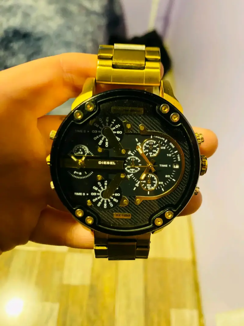 Reloj Diesel dorado de acero inoxidable - 3
