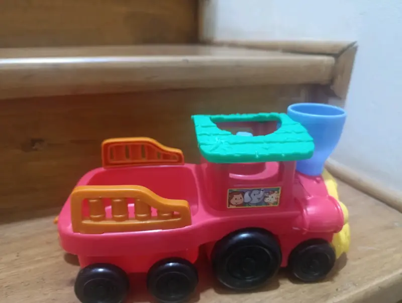 Tren de juguete infantil colorido - 3