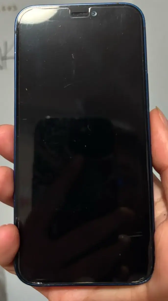 iPhone 12 azul en buen estado - 2