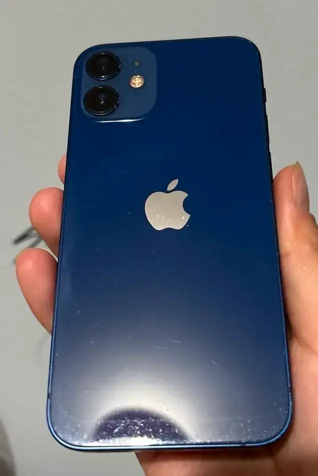 iPhone 12 azul en buen estado - 5