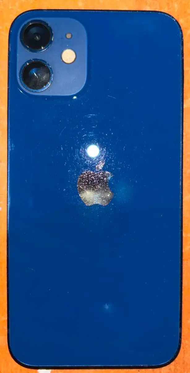 iPhone 12 azul en buen estado - 6