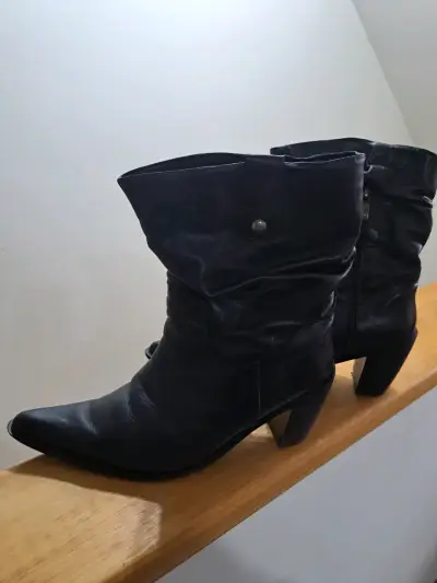Botas negras de cuero 38 - miniatura 1