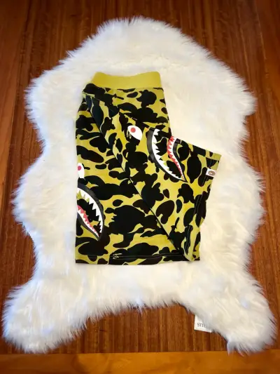 Shorts camuflados Bape con diseño de tiburón - miniatura 4
