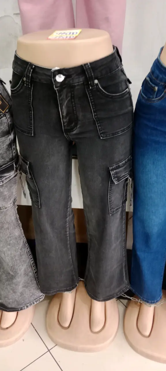 Pantalones acampanados negros para mujer - 2