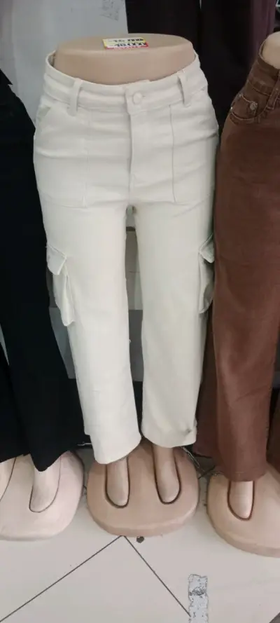 Pantalones acampanados negros para mujer - miniatura 5