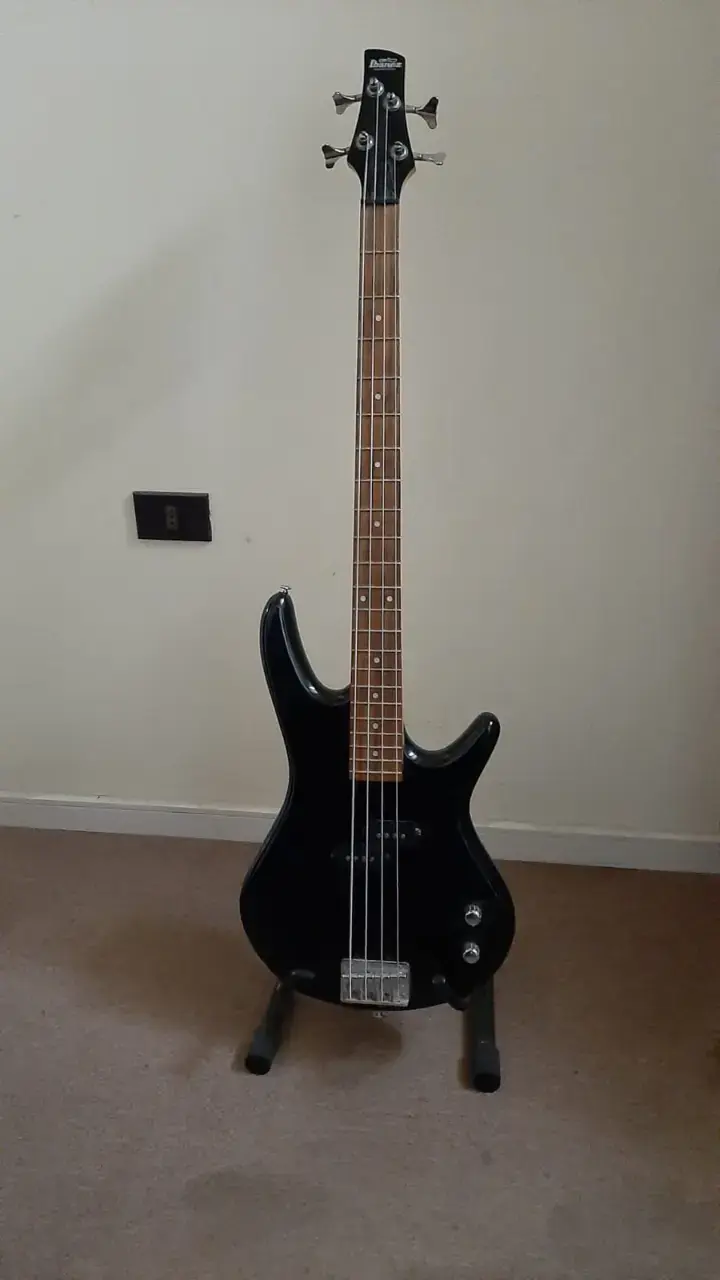 Bajo eléctrico Ibanez Gio Soundgear 4 cuerdas - 1