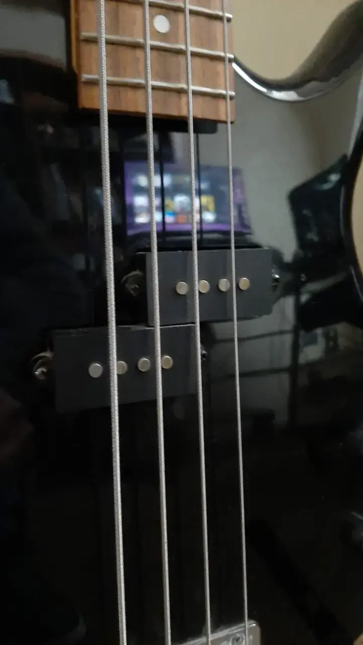Bajo eléctrico Ibanez Gio Soundgear 4 cuerdas - 4