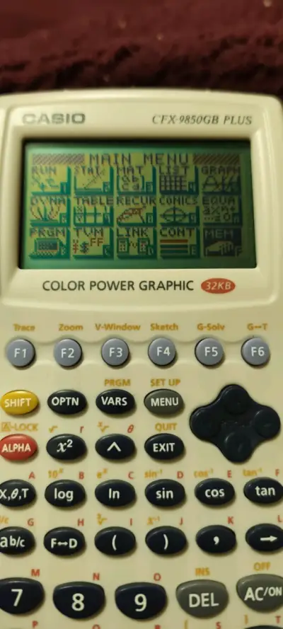 Calculadora gráfica Casio CFX-9850GB Plus - miniatura 1