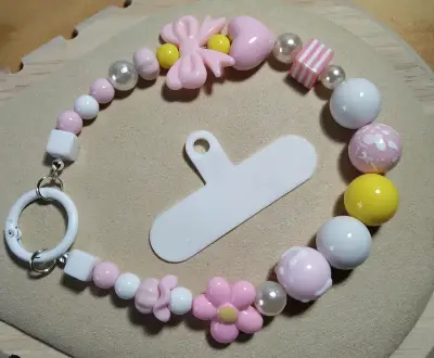 Lindos colgante de celular echos a mano - miniatura 1