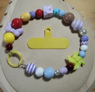 Lindos colgante de celular echos a mano - miniatura 3