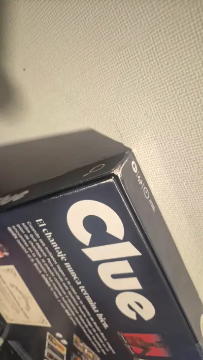 Juego de mesa Clue clásico de misterio - miniatura 3