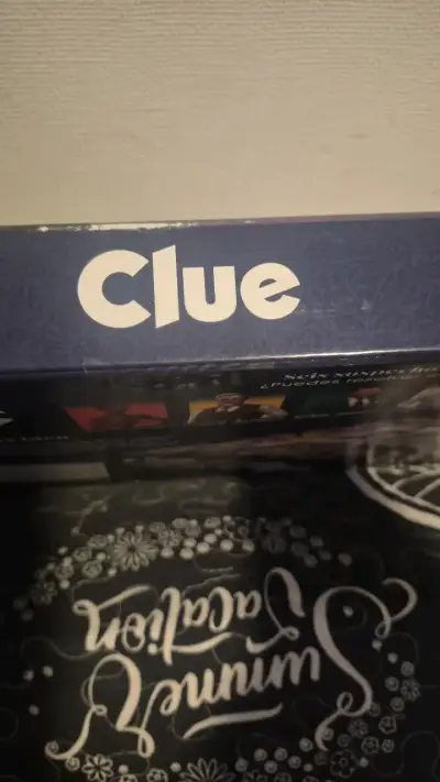 Juego de mesa Clue clásico de misterio - miniatura 5