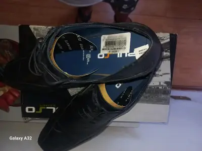Zapatos formales Pulso negros de cuero - miniatura 3