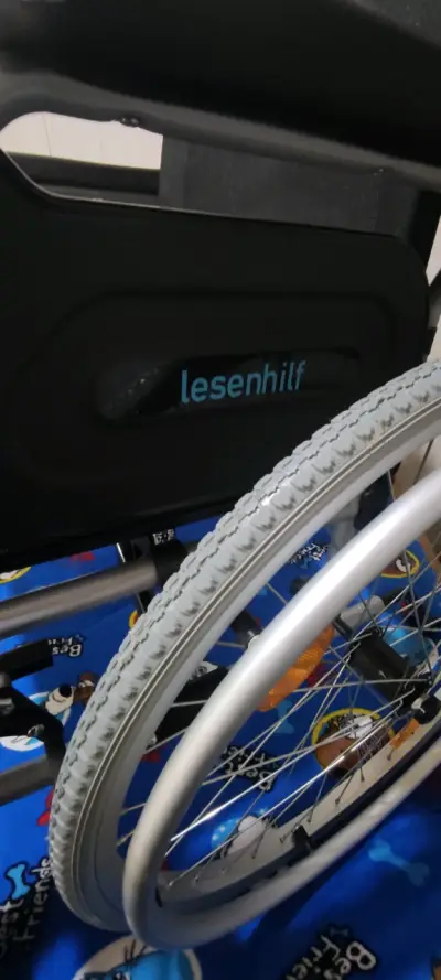 Silla de ruedas plegable lesenhilf - miniatura 2